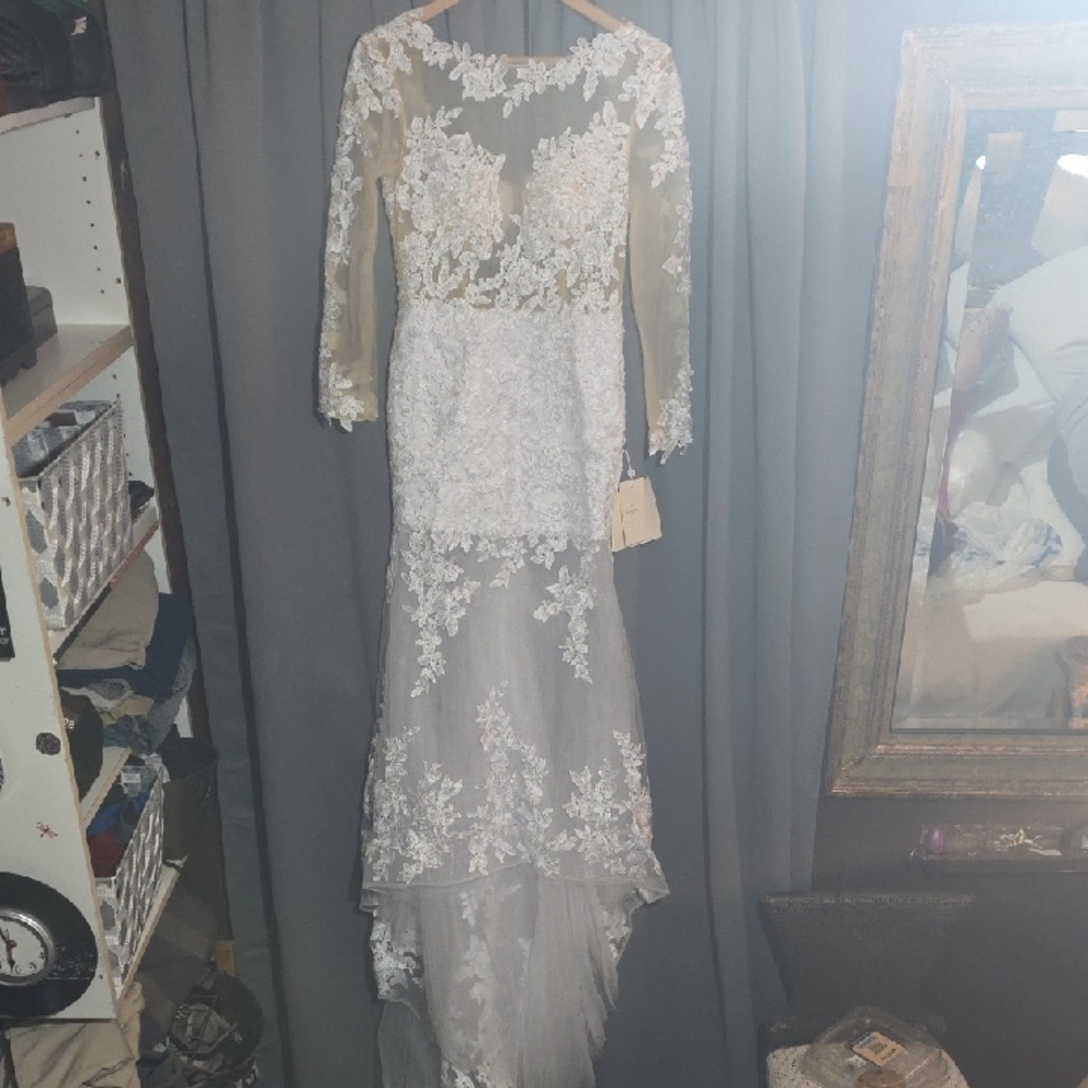 Elegant Lace Wedding Dress